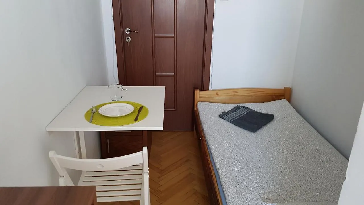 Niebieski Meander Pokoje Blisko Metra Varsavia Polonia