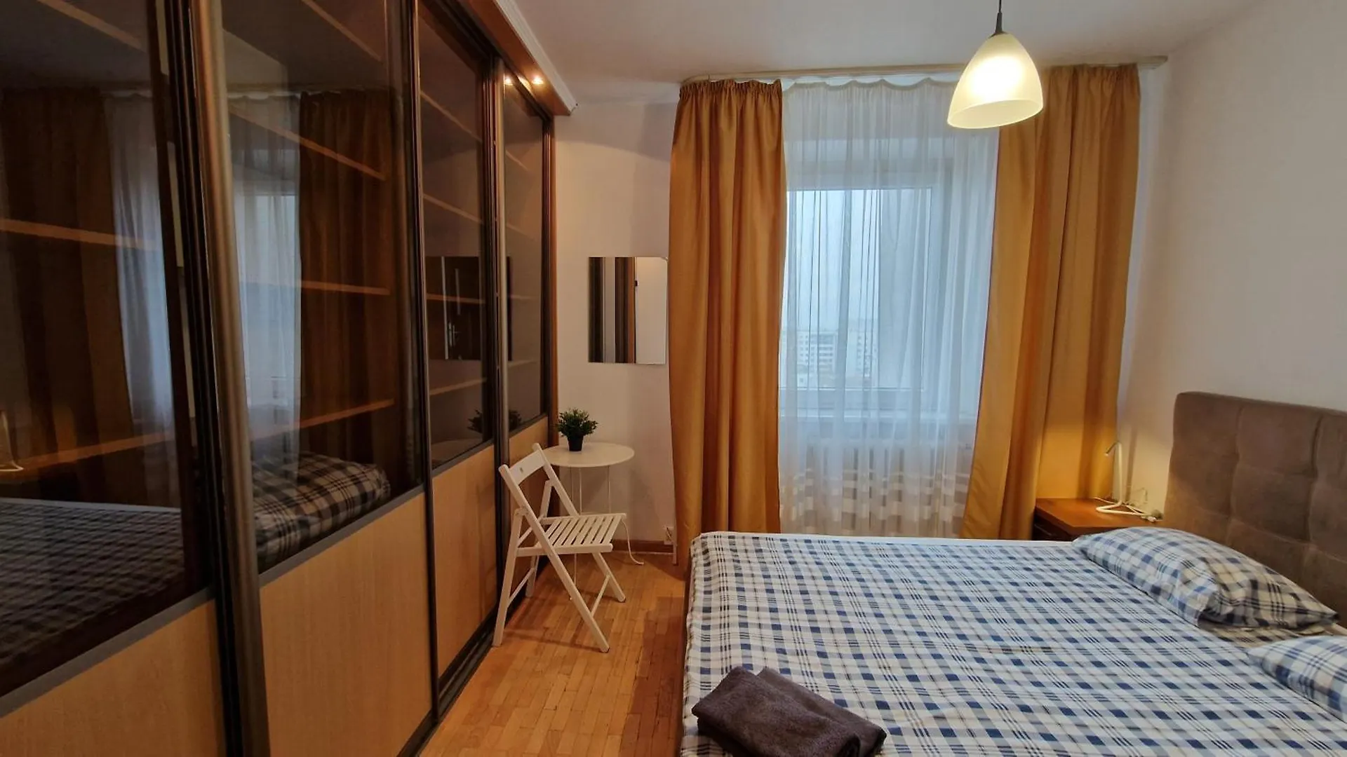 Niebieski Meander Pokoje Blisko Metra Warsaw Hostel